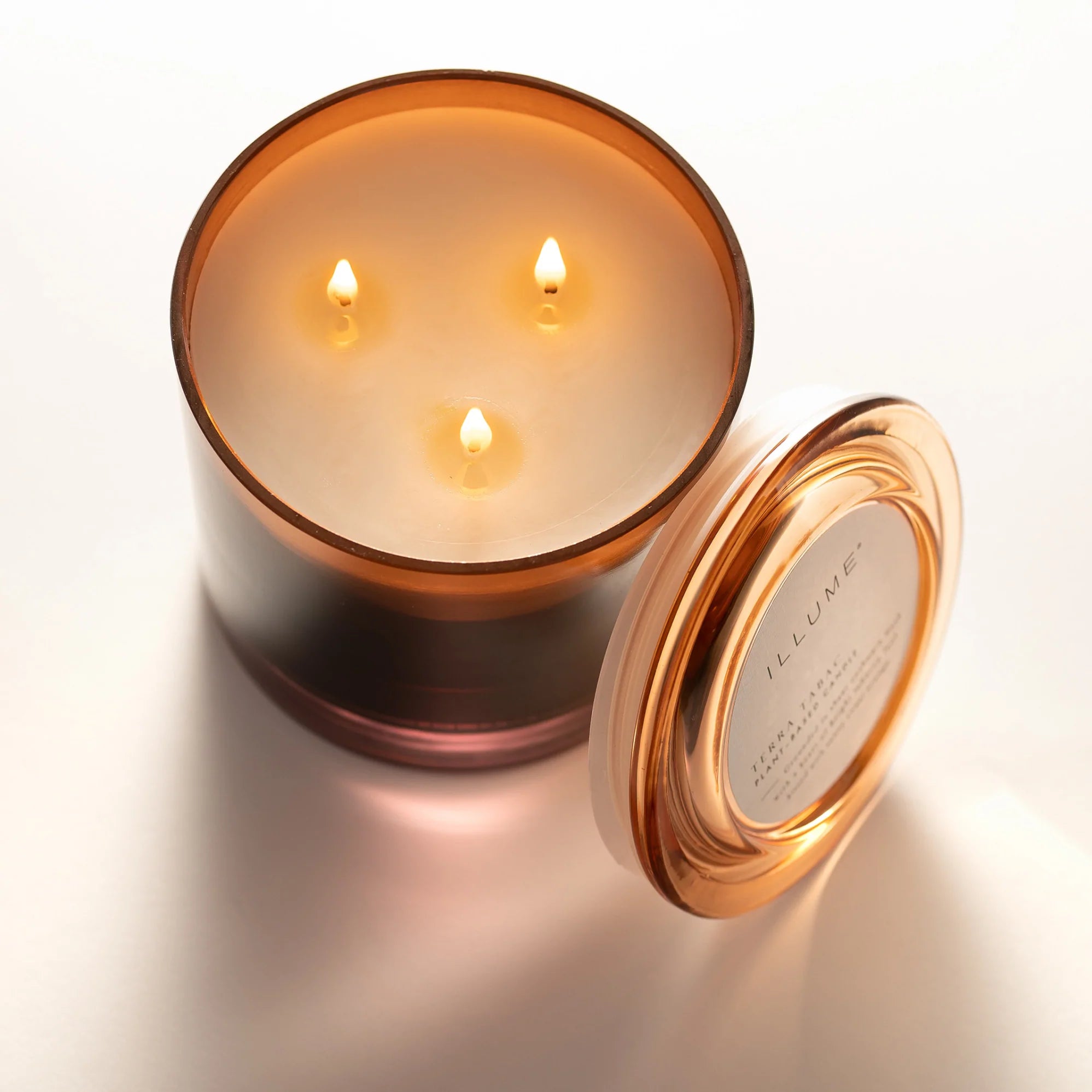 Terra Tabac Statement Glass Candle