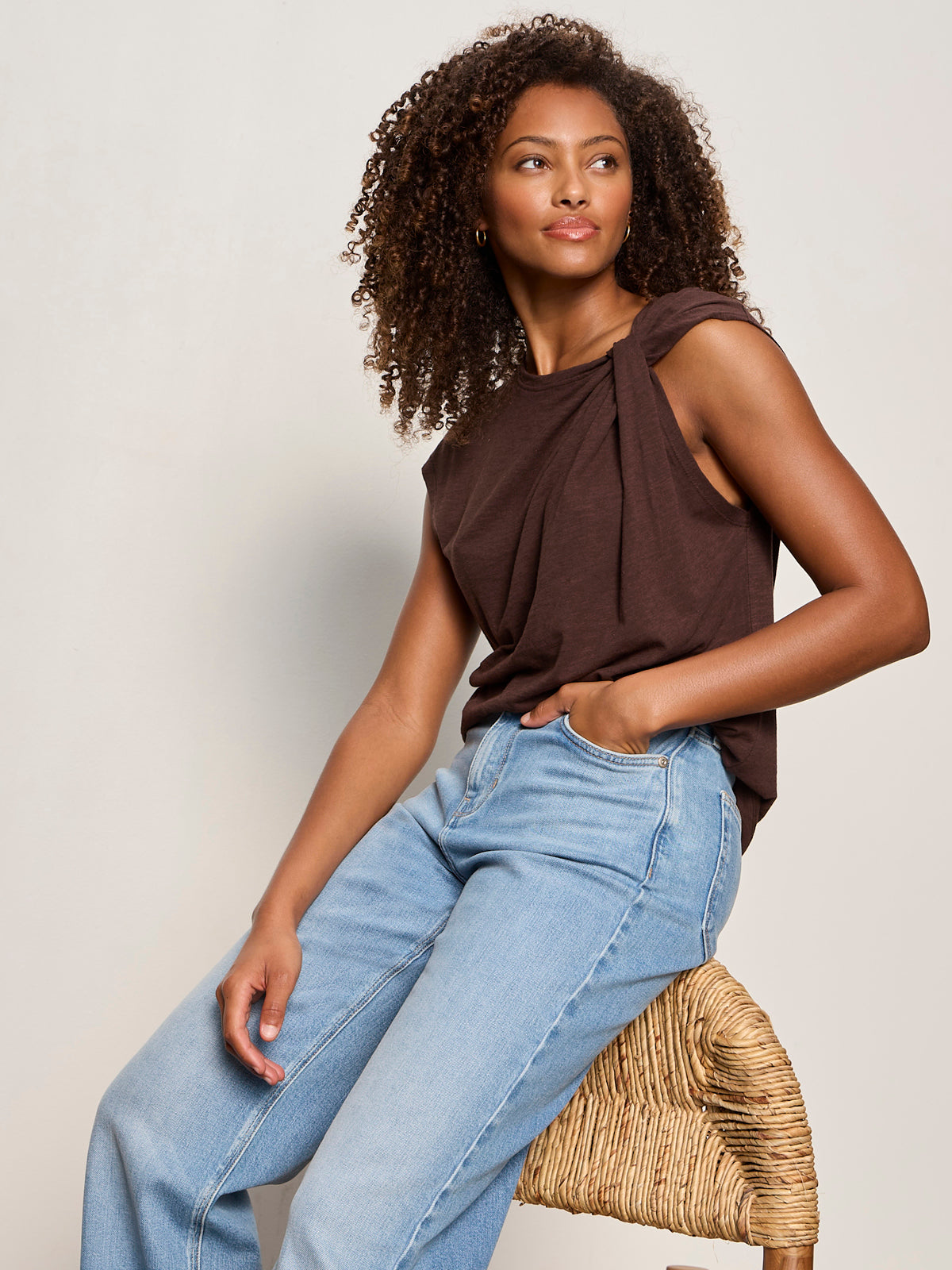 SO TWISTED MUSCLE TEE