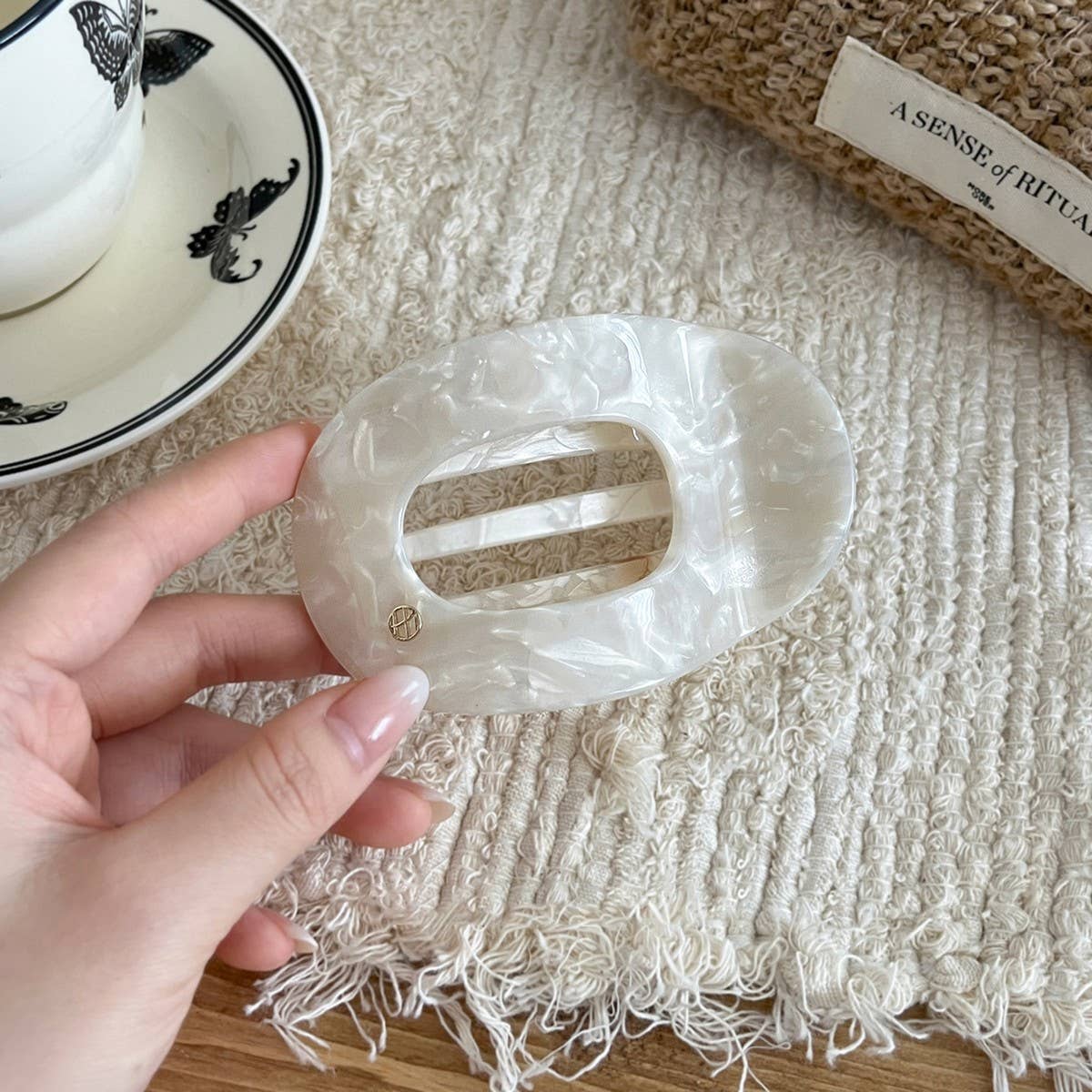 Oval Flat Hair Claw Clip