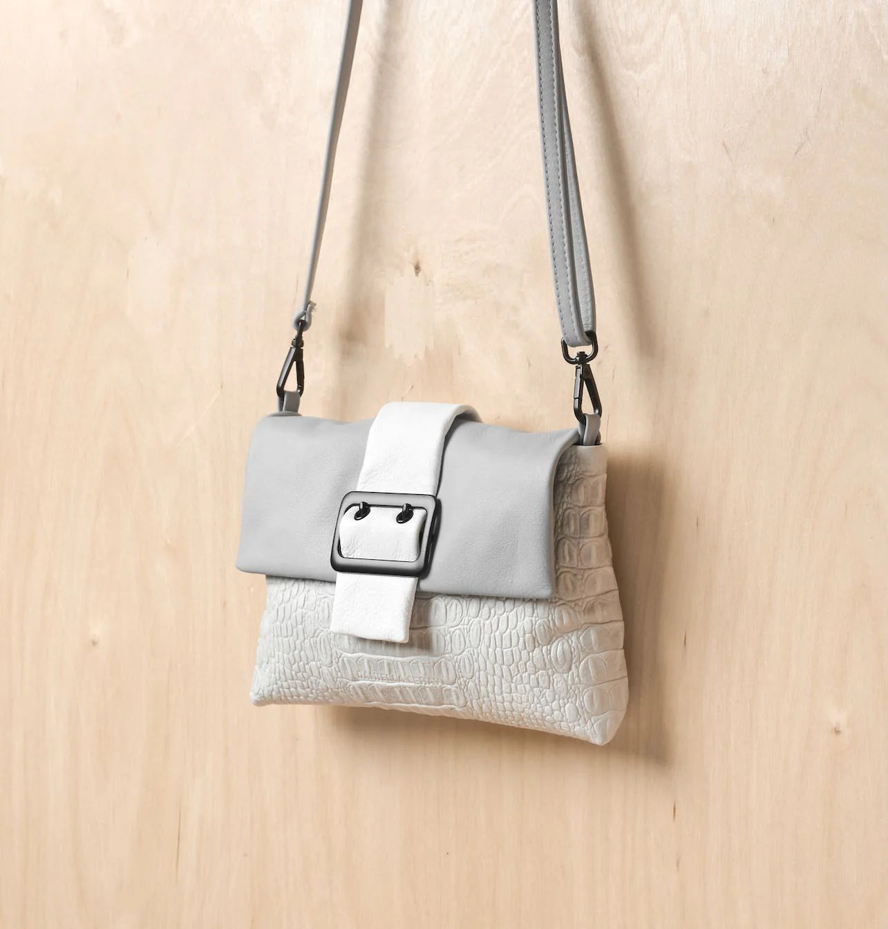 Nadia Clutch -Ice Croco