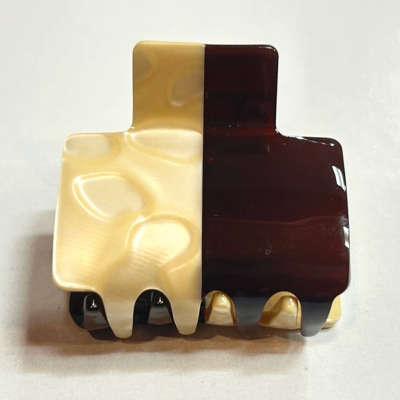 Medium Two-Tone Square Jaws
