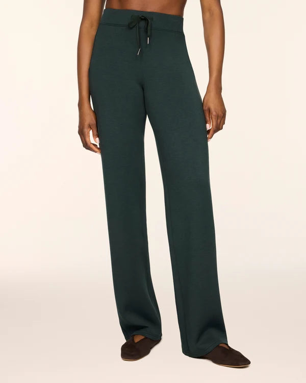 Airessentials® Straight Leg Pant