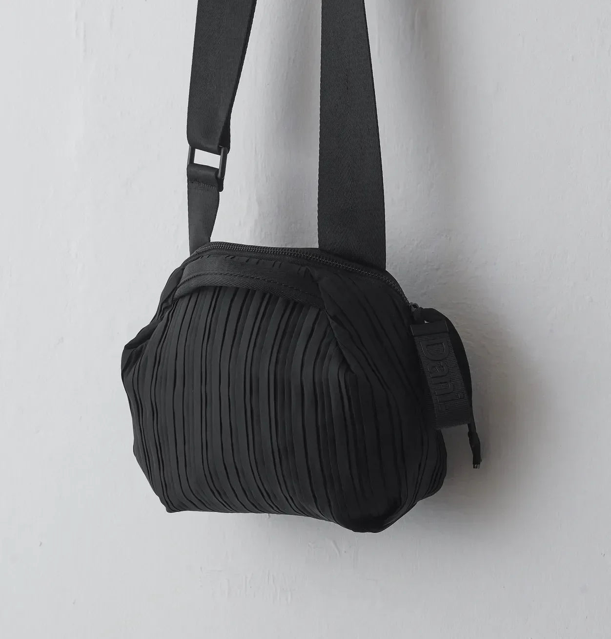 Frankie Crossbody Bag - Pleated Black
