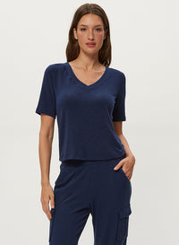 MATTY V-NECK TOP