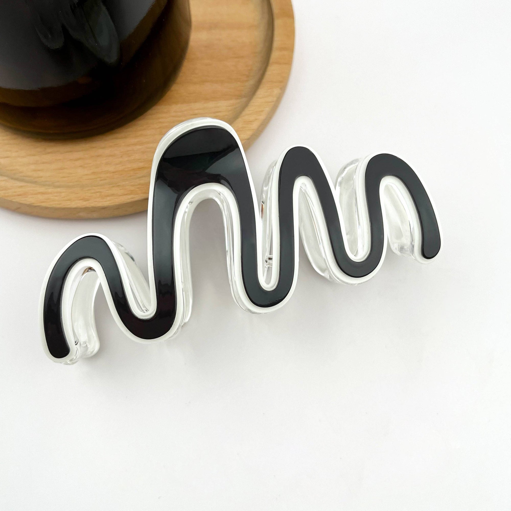 Large Wave Claw Clip