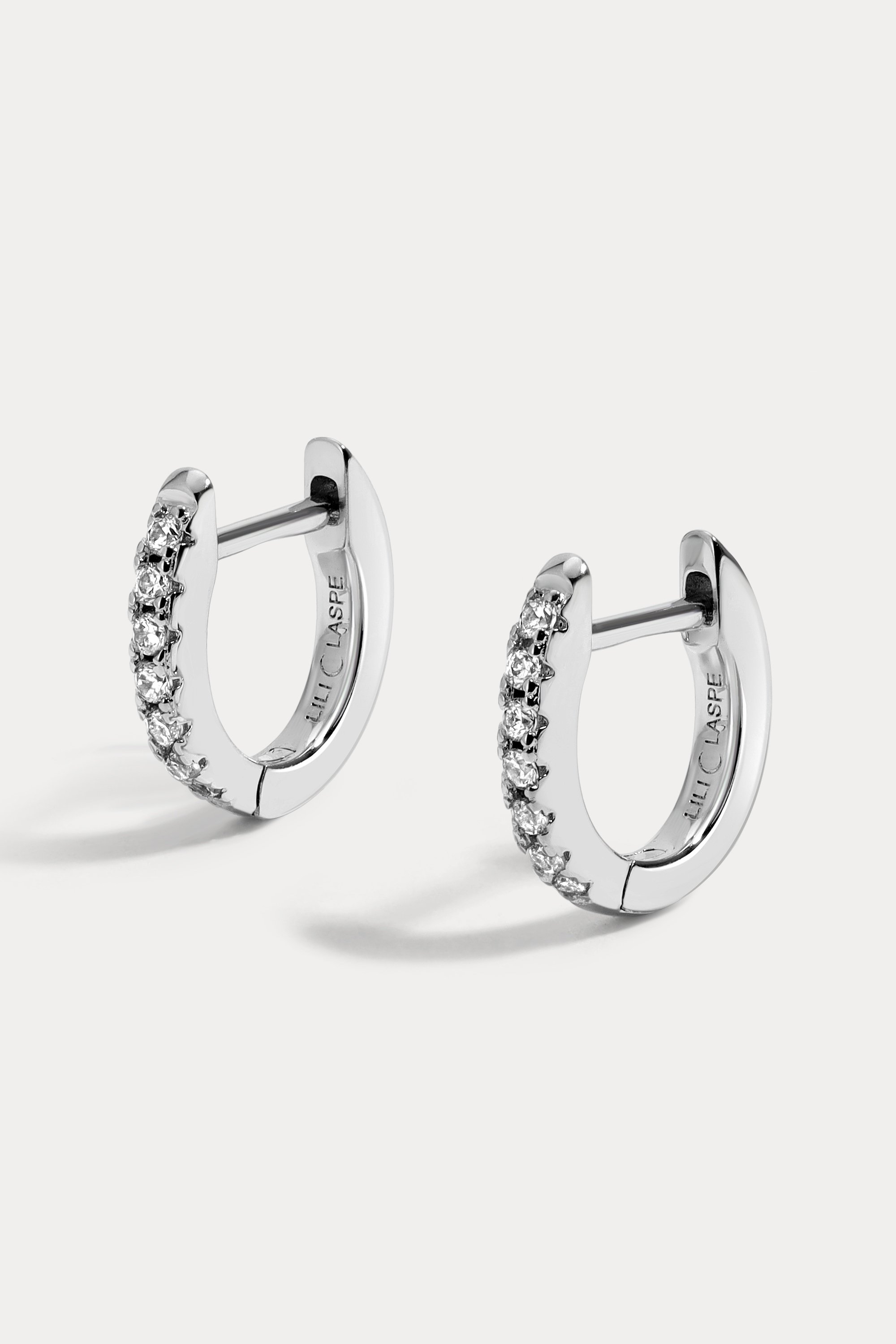 Single Row Huggies (6.5 mm)