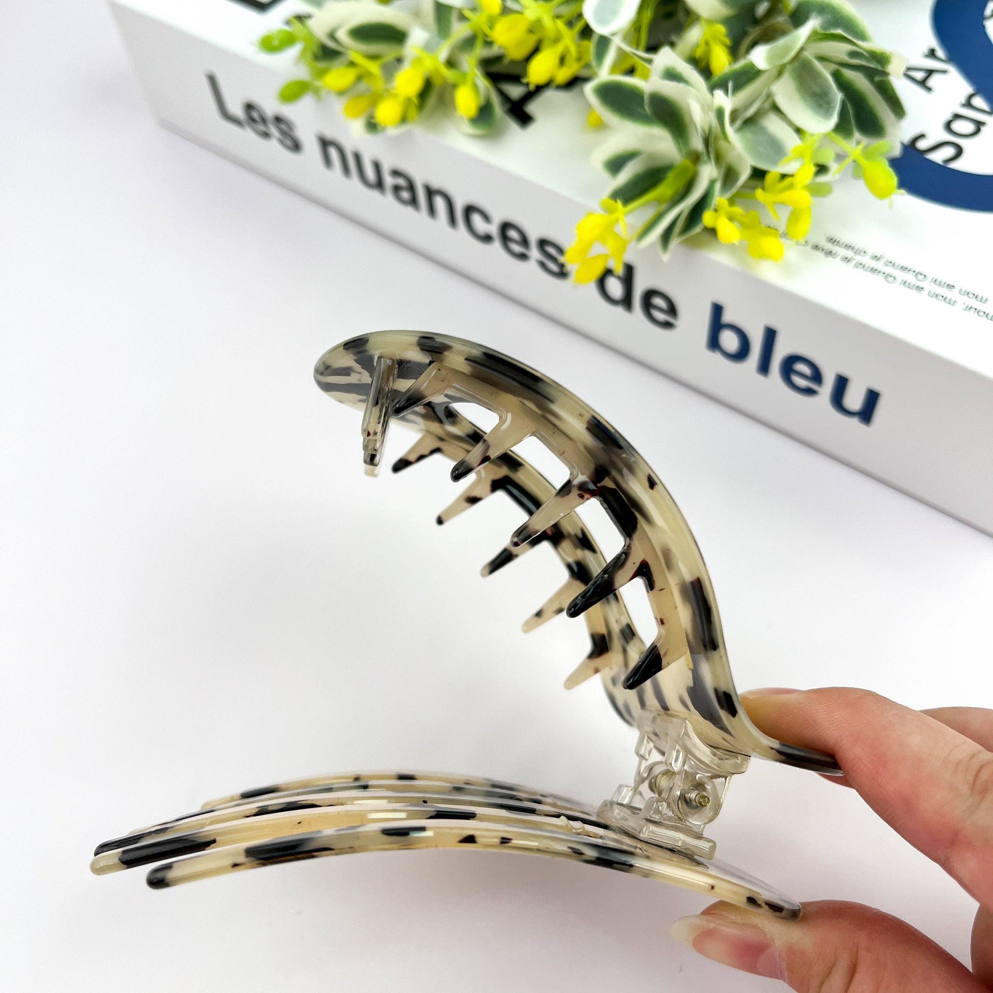 Flat Round Hair Claw Clip
