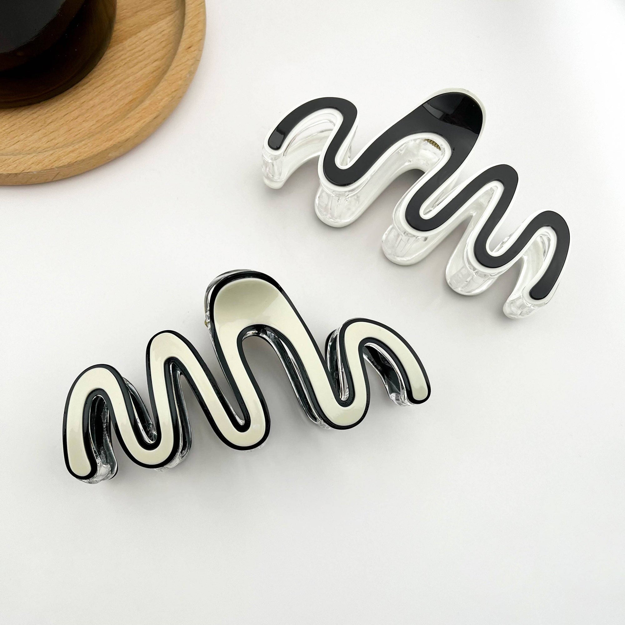 Large Wave Claw Clip