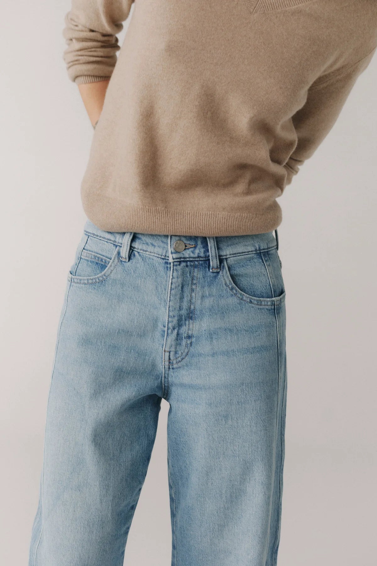 Soft Curve Barrel Leg Jean