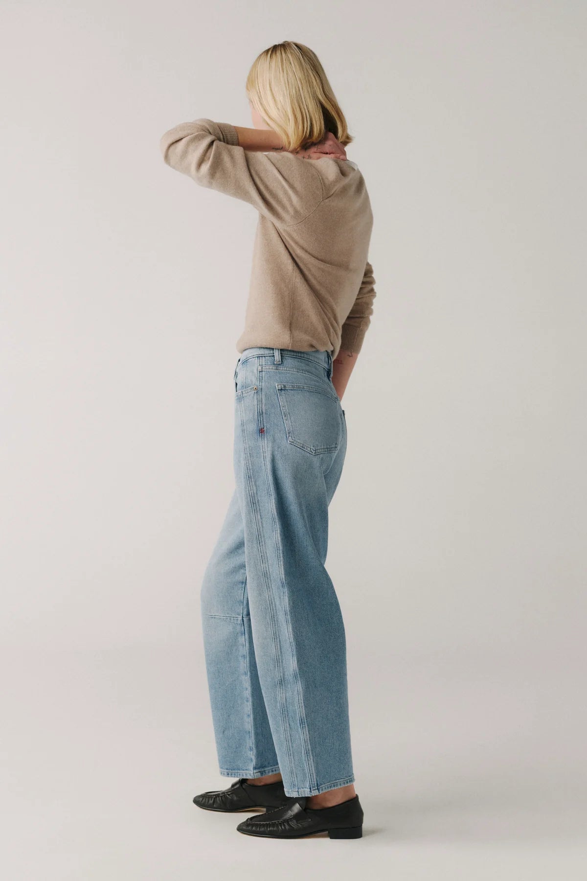 Soft Curve Barrel Leg Jean