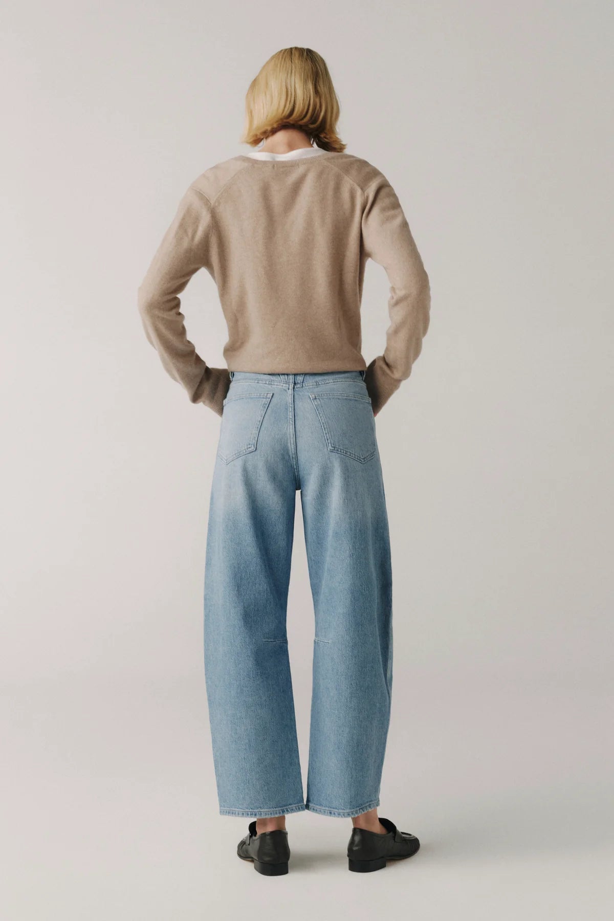 Soft Curve Barrel Leg Jean