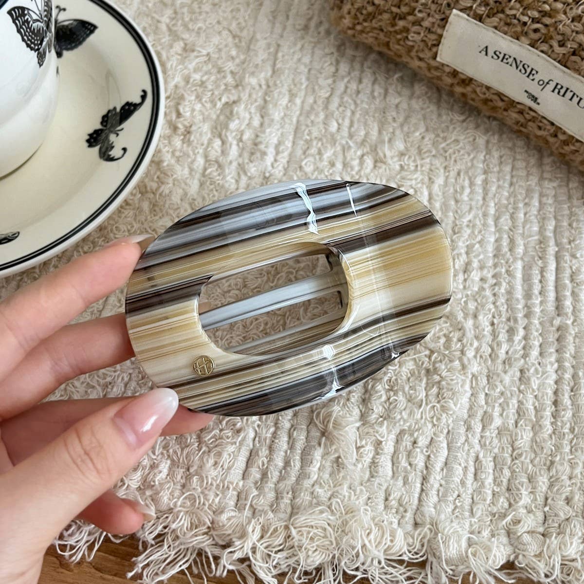 Oval Flat Hair Claw Clip