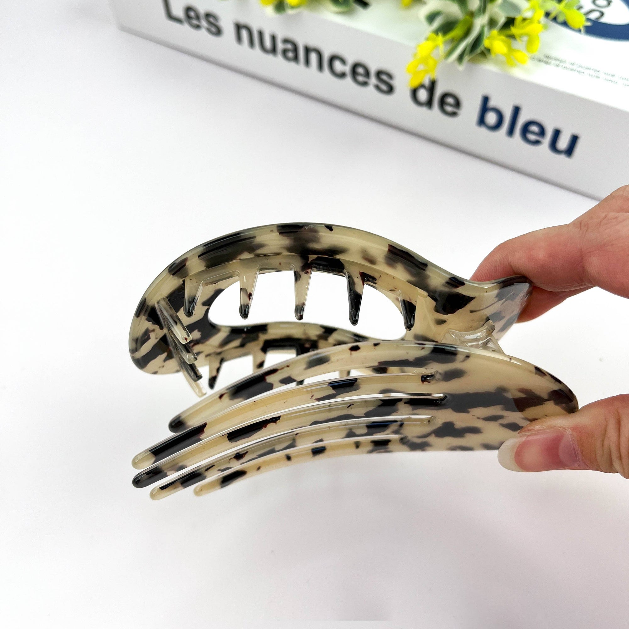 Flat Round Hair Claw Clip