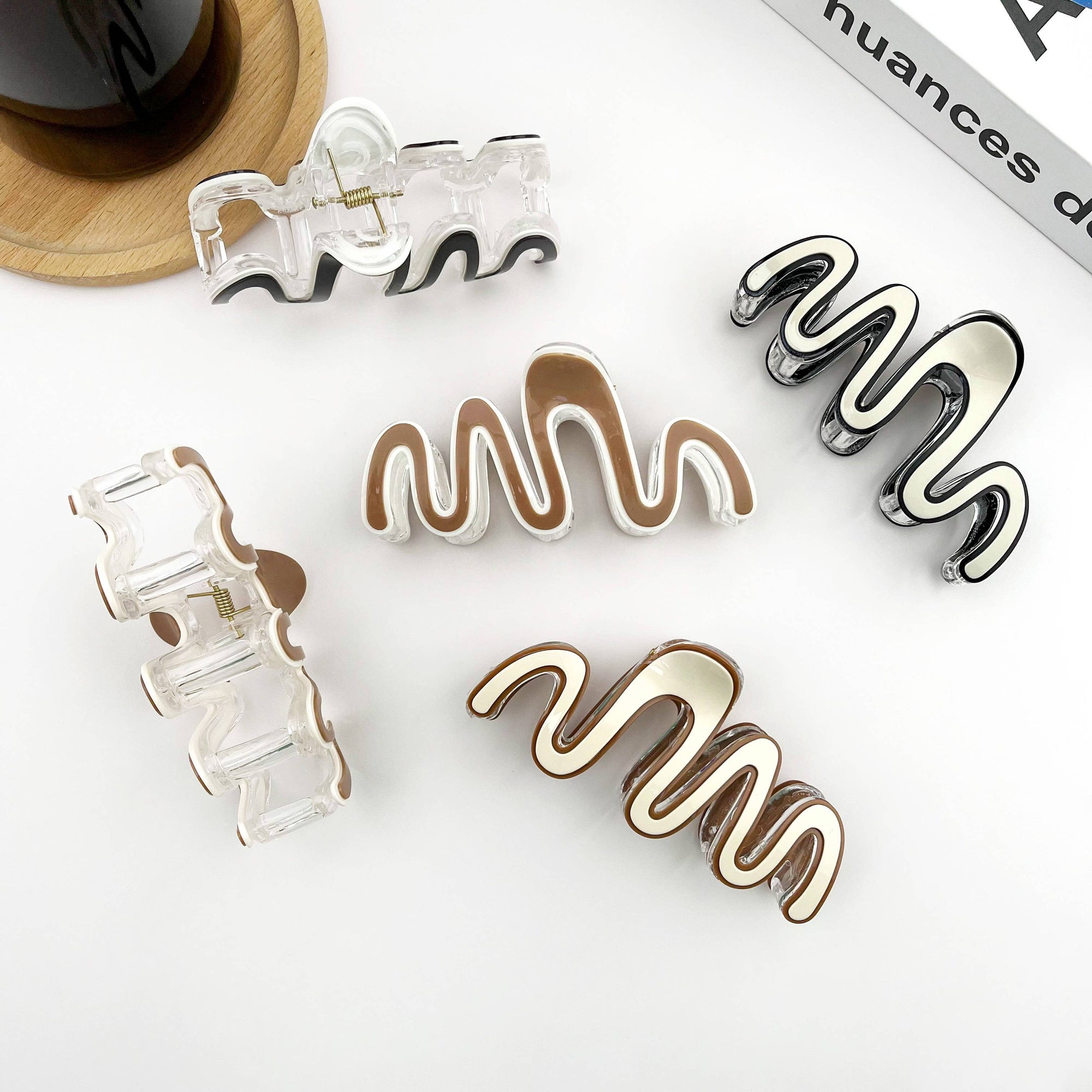 Large Wave Claw Clip