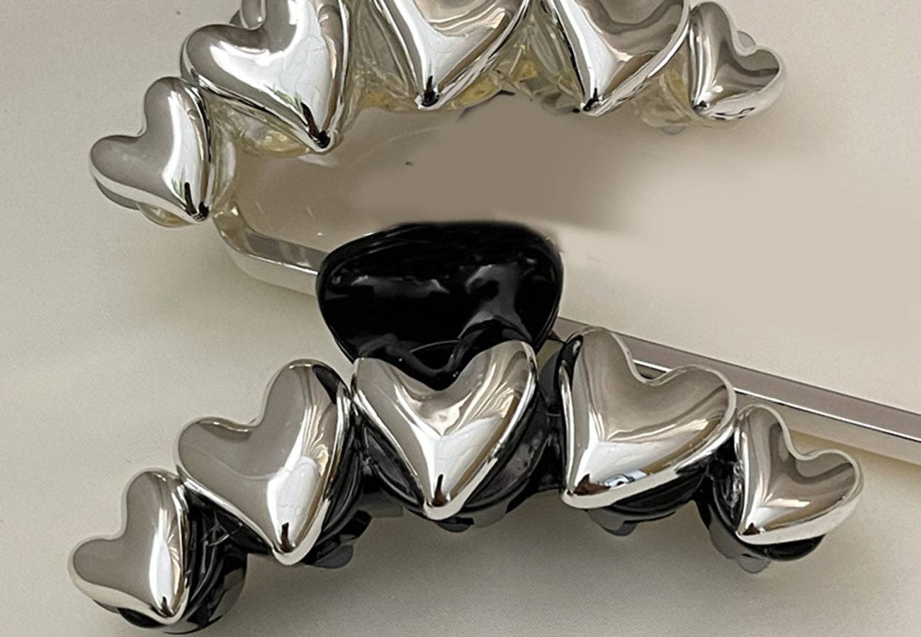 Contrast Metallic Heart Hair Claw