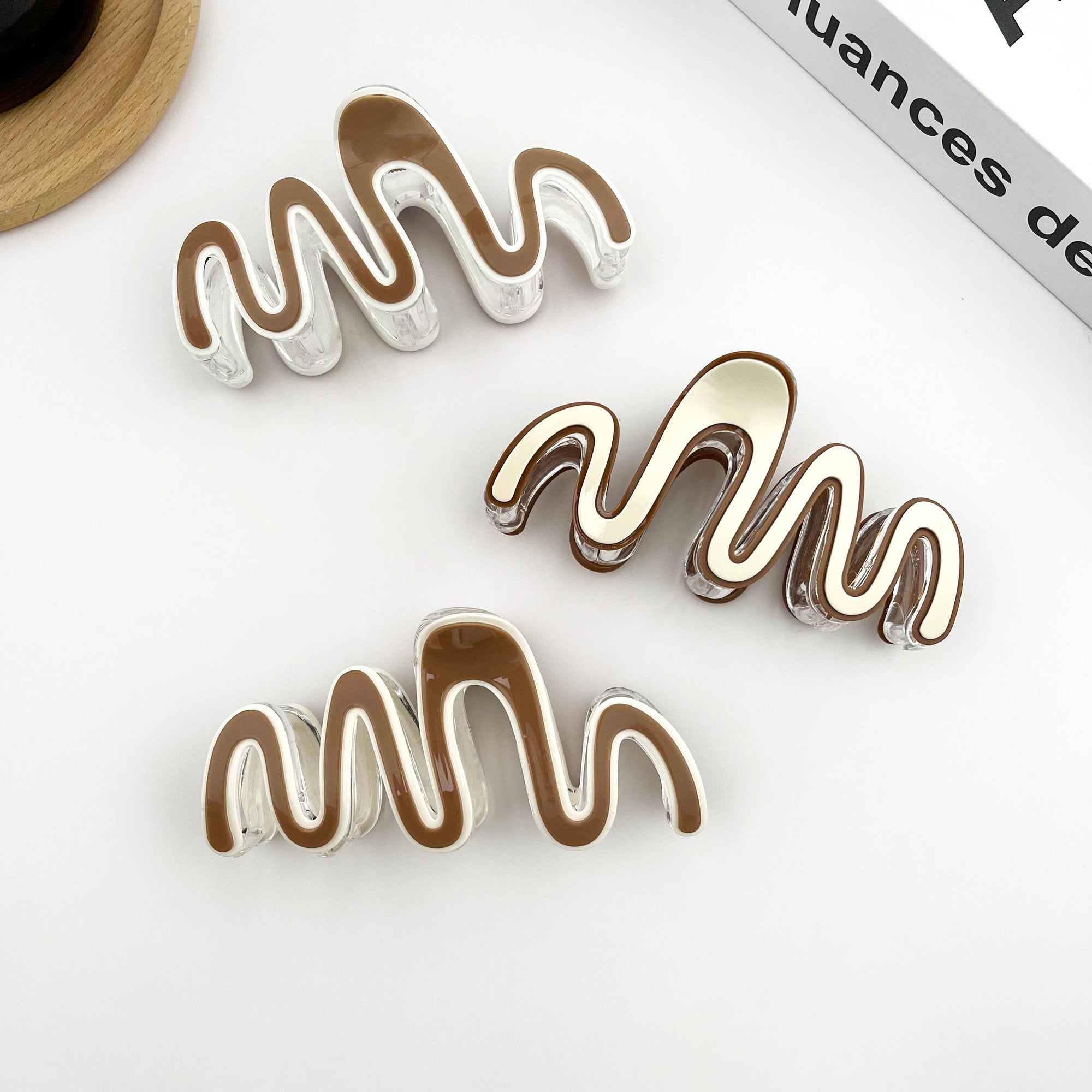 Large Wave Claw Clip
