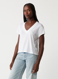 HARLAN CROPPED V-NECK TEE