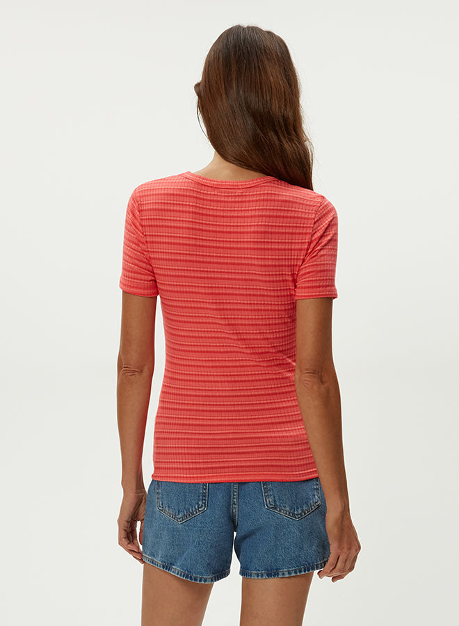 VERITY CREWNECK TEE