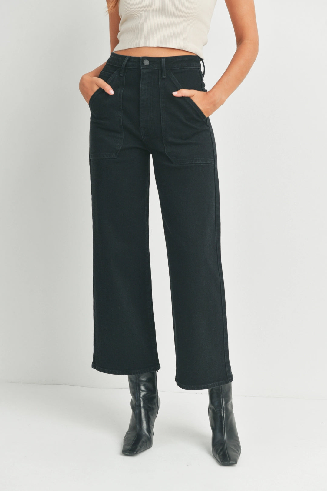 Cargo Pocket Wide Leg Jean