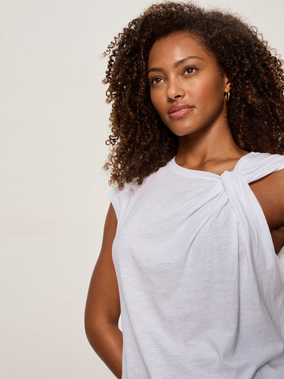 SO TWISTED MUSCLE TEE