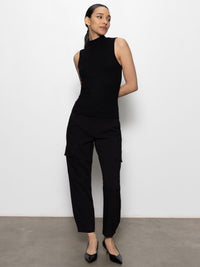 ESSENTIAL SLVLESS MOCK NECK