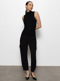 ESSENTIAL SLVLESS MOCK NECK