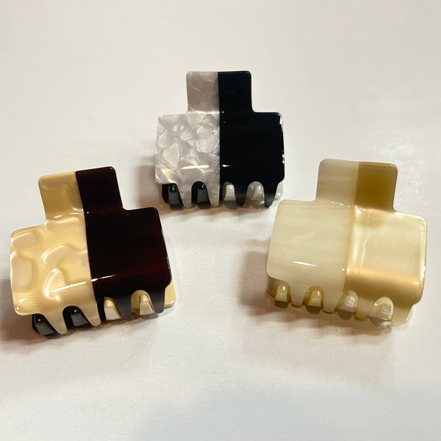 Medium Two-Tone Square Jaws