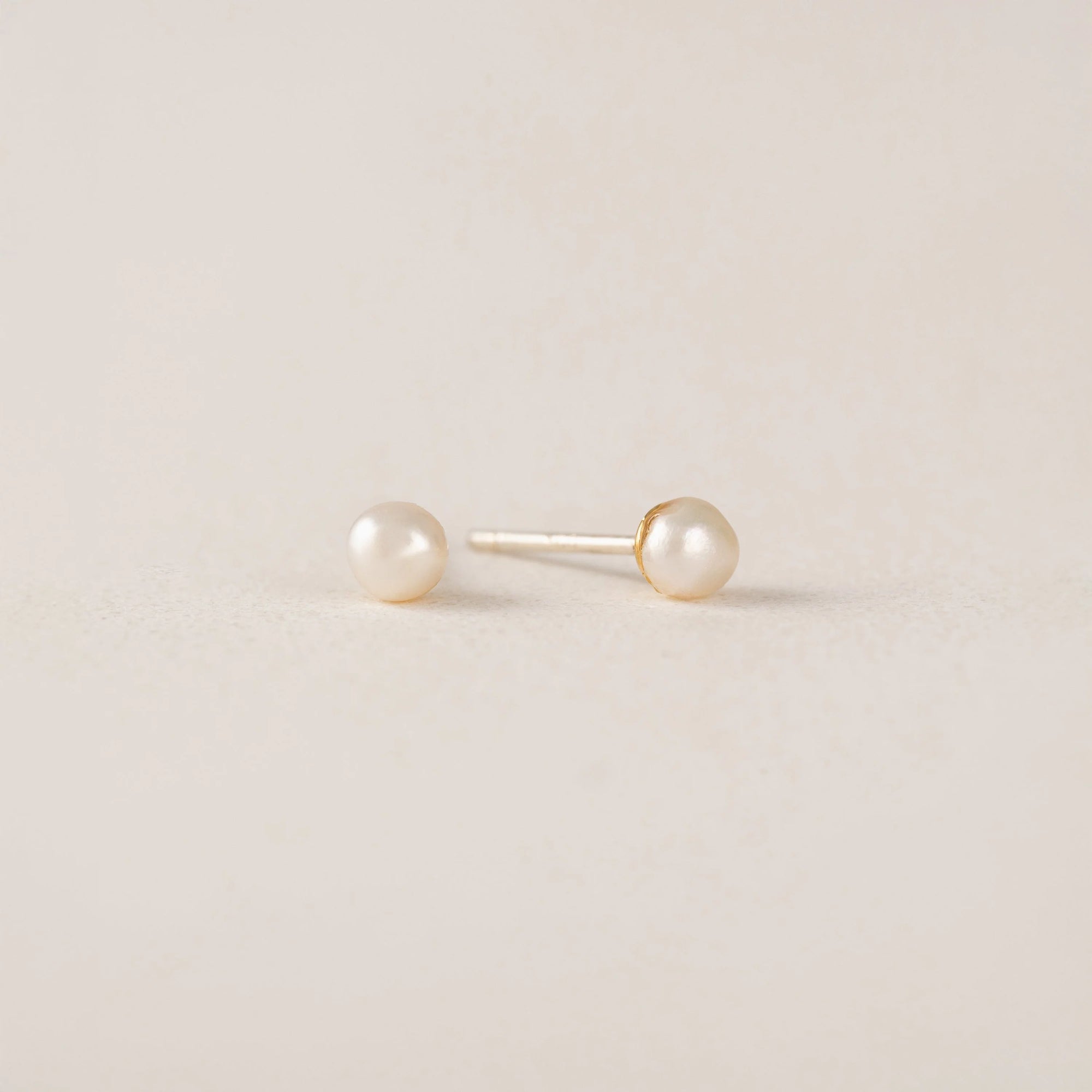 Amari Pearl Stud