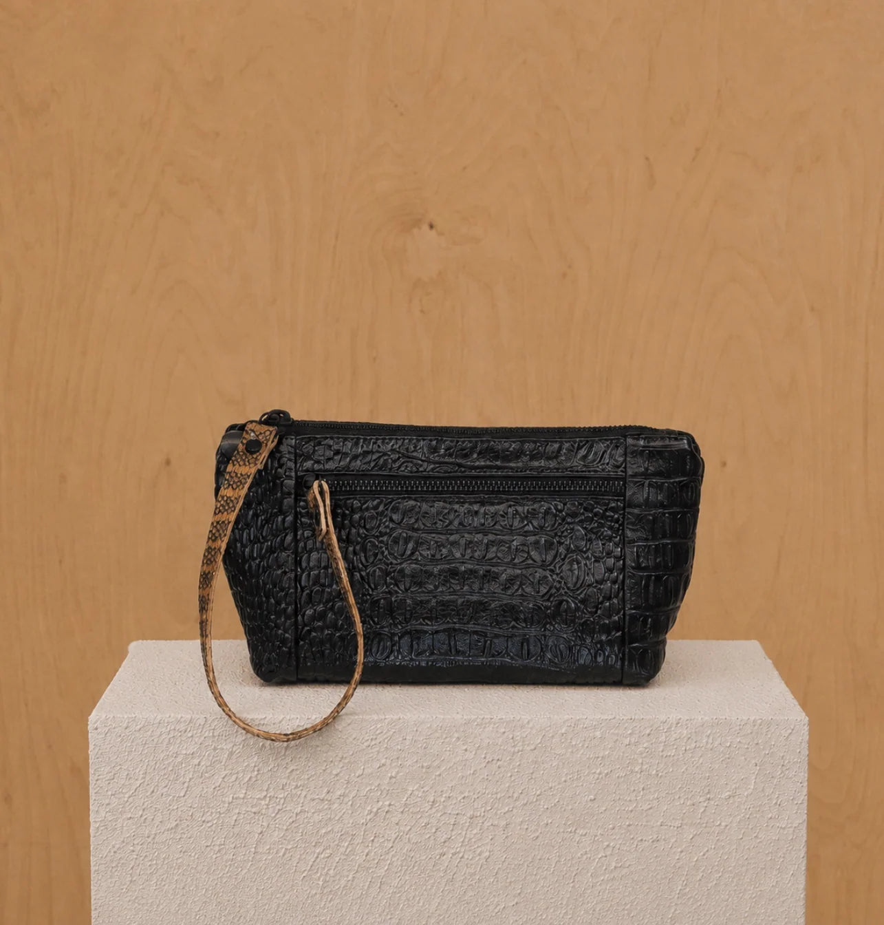 Lorrie Crossbody Clutch - Onyx Croco