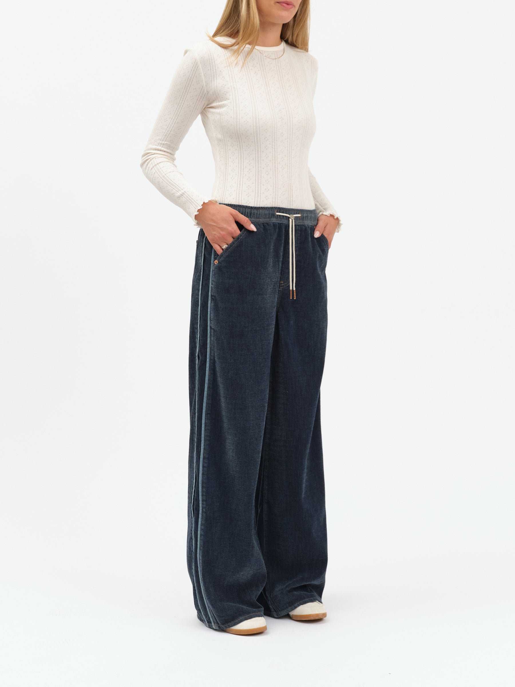 THE COZY JEAN WIDE LEG PULL-ON