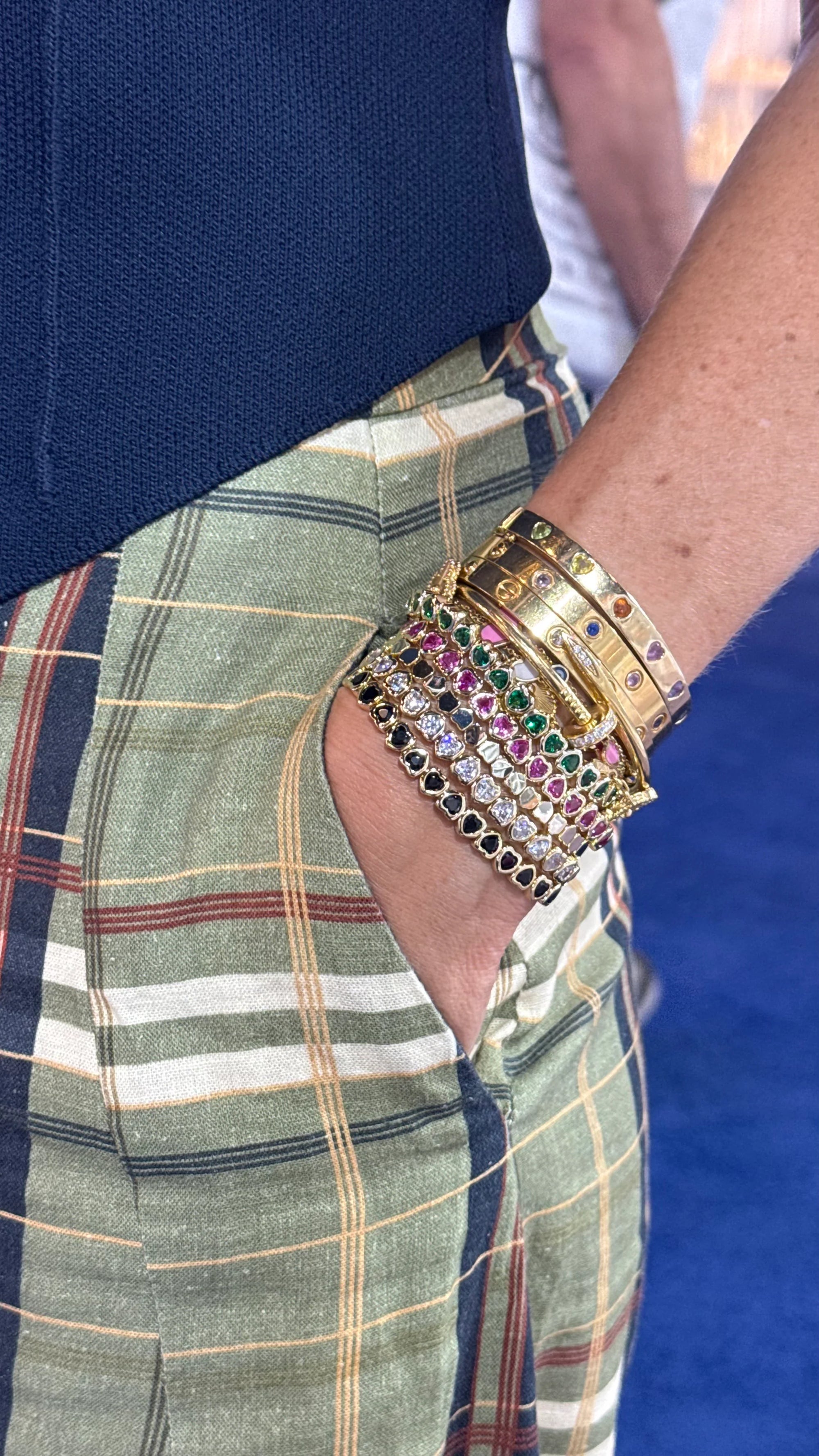 Black Hearts Bezel Stretch Bracelet