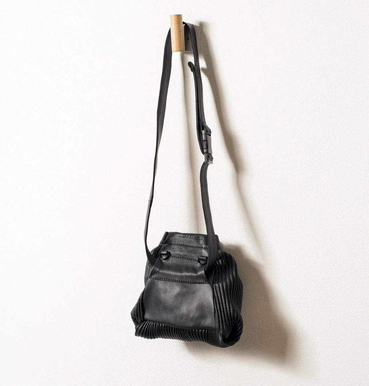 Oasis Leather Crossbody - Black