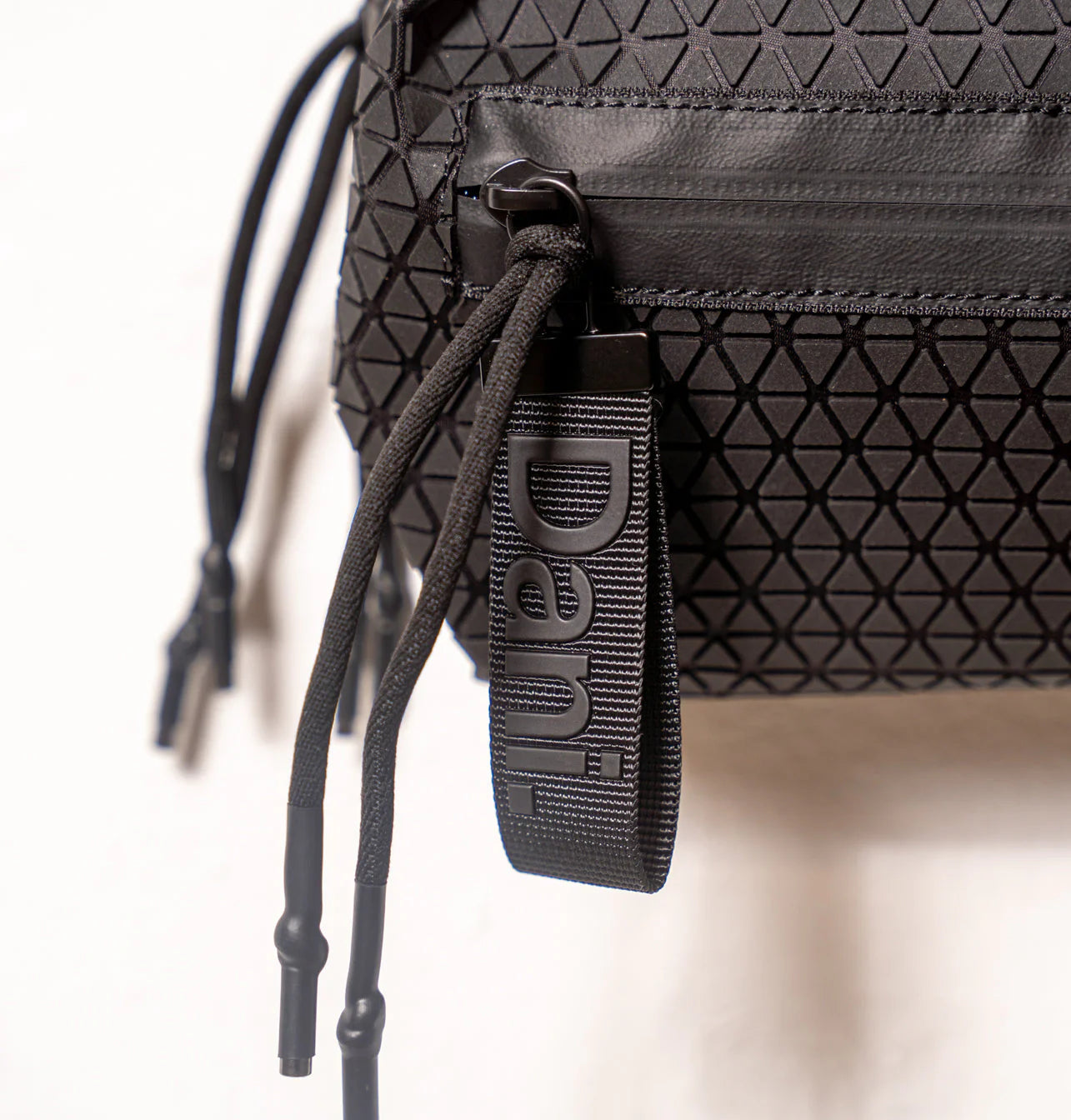 Bonnie Mini- Geo Black