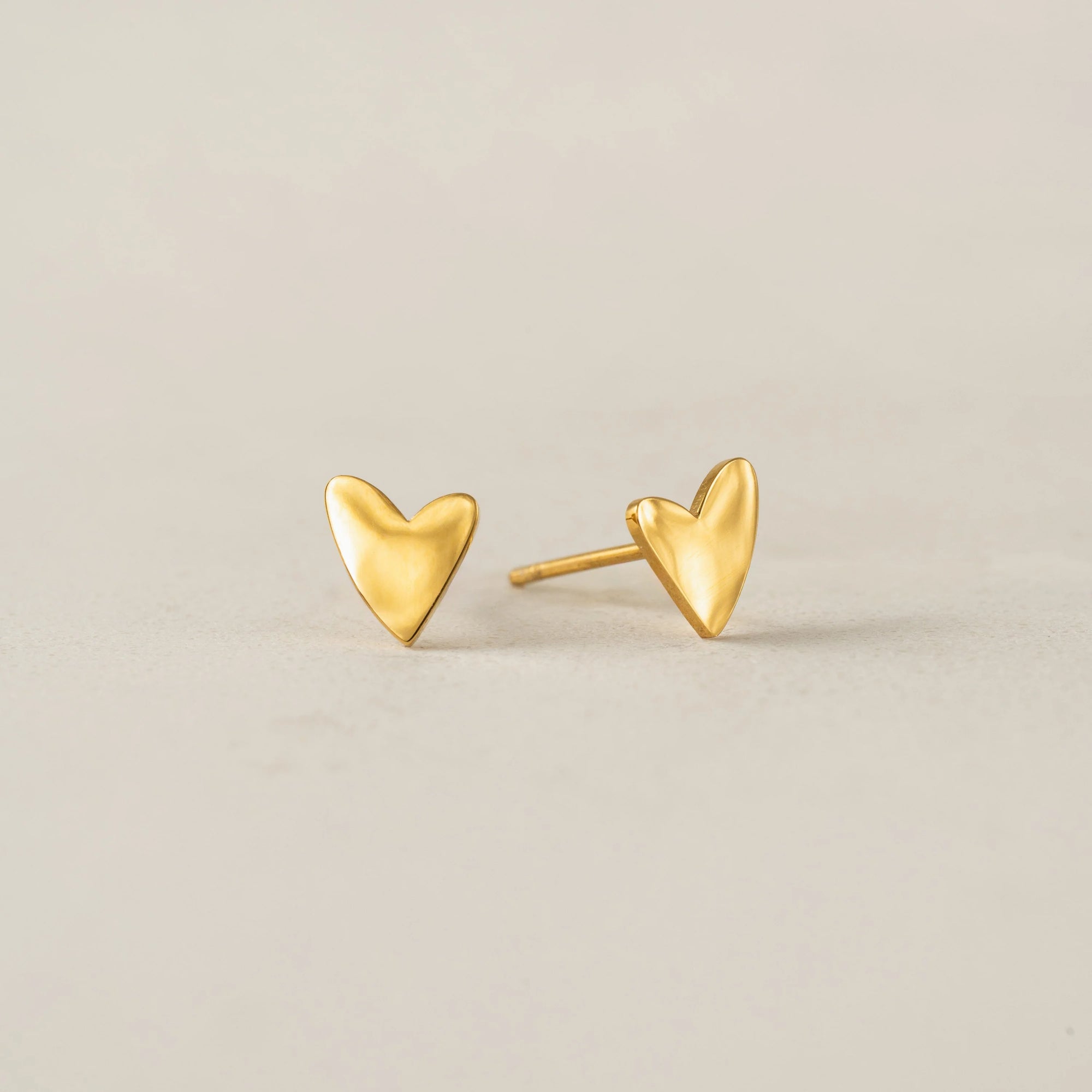Flirt Heart Studs