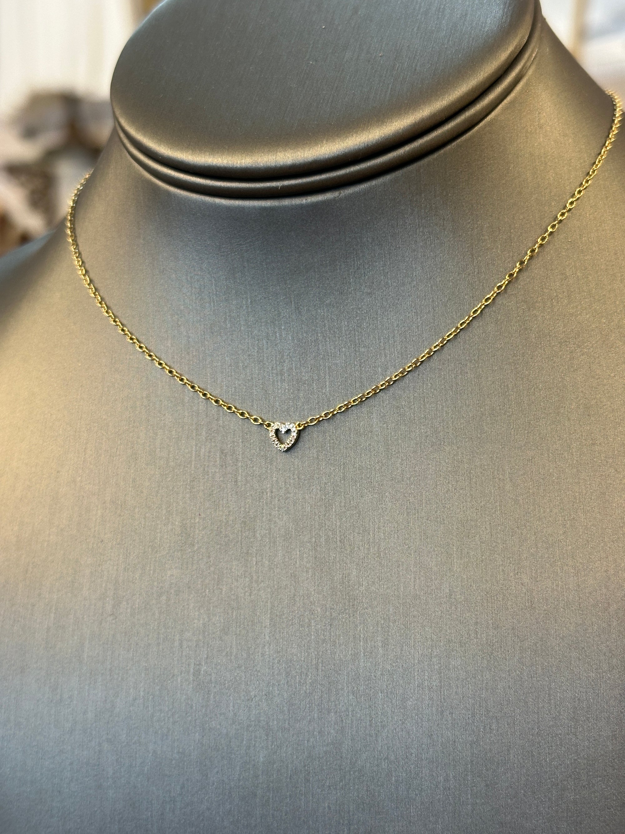 Pavè Diamond Petite Heart Necklace