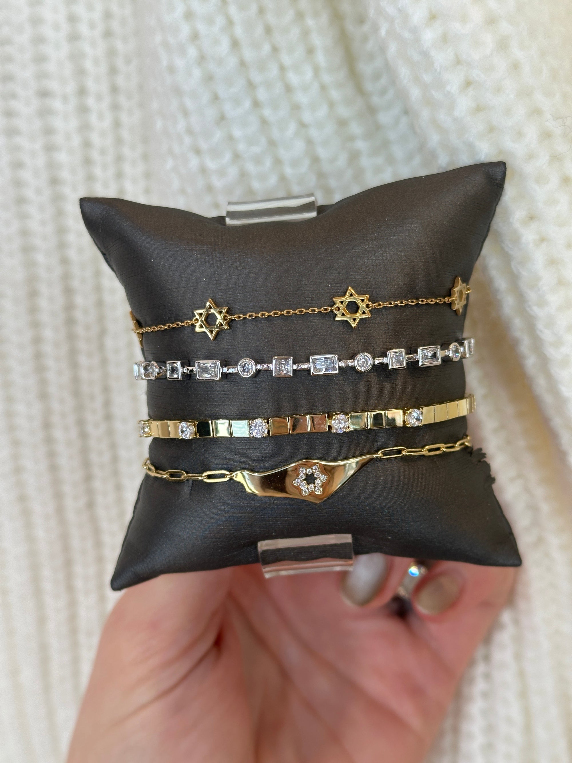 Staggered Stone Tennis Bracelet