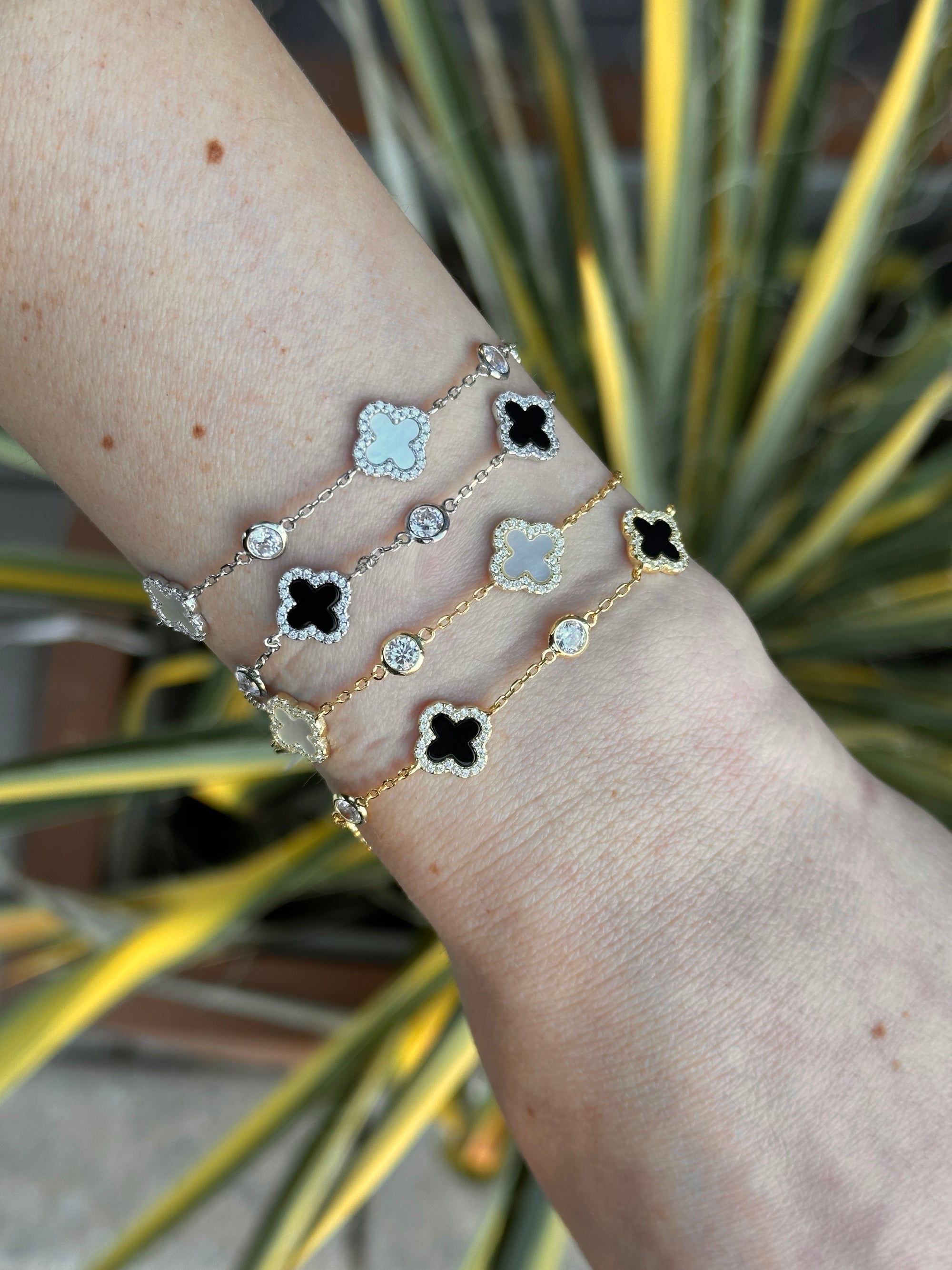 Clover Bezel Bracelet