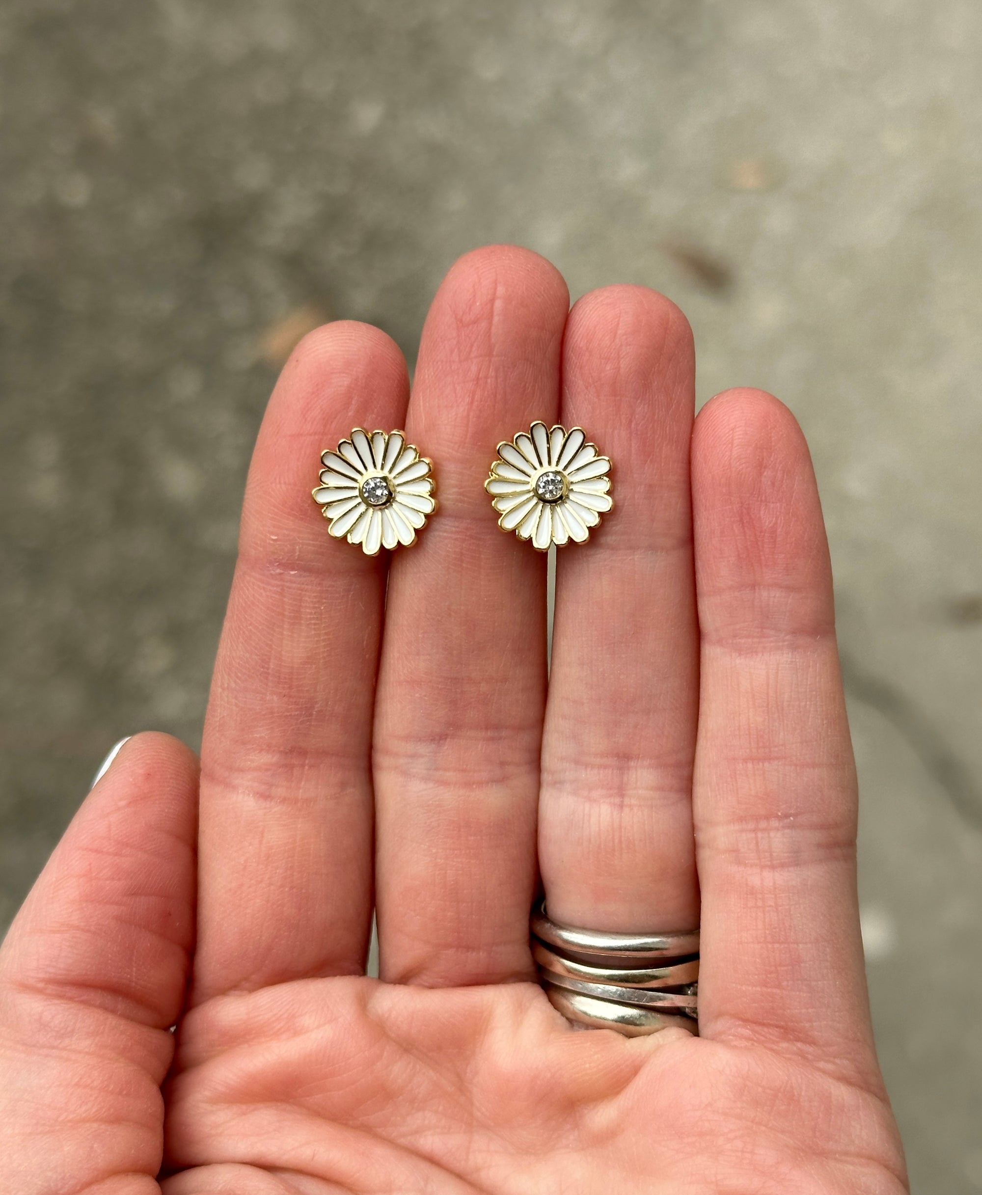 Enamel Daisy Earring