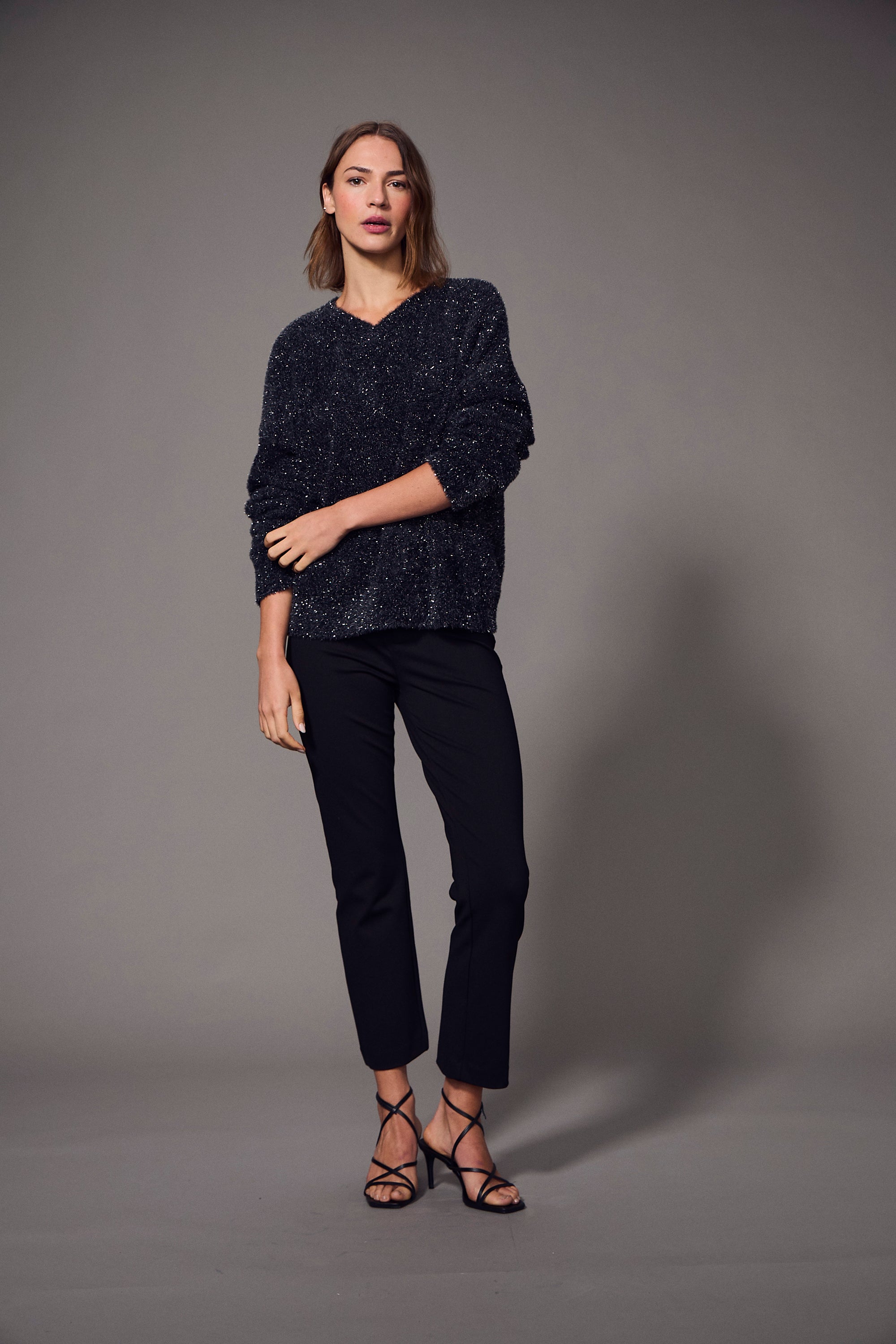 FEATHER V-NECK SWEATER