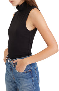 ESSENTIAL SLVLESS MOCK NECK