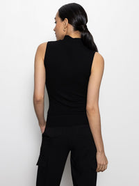 ESSENTIAL SLVLESS MOCK NECK