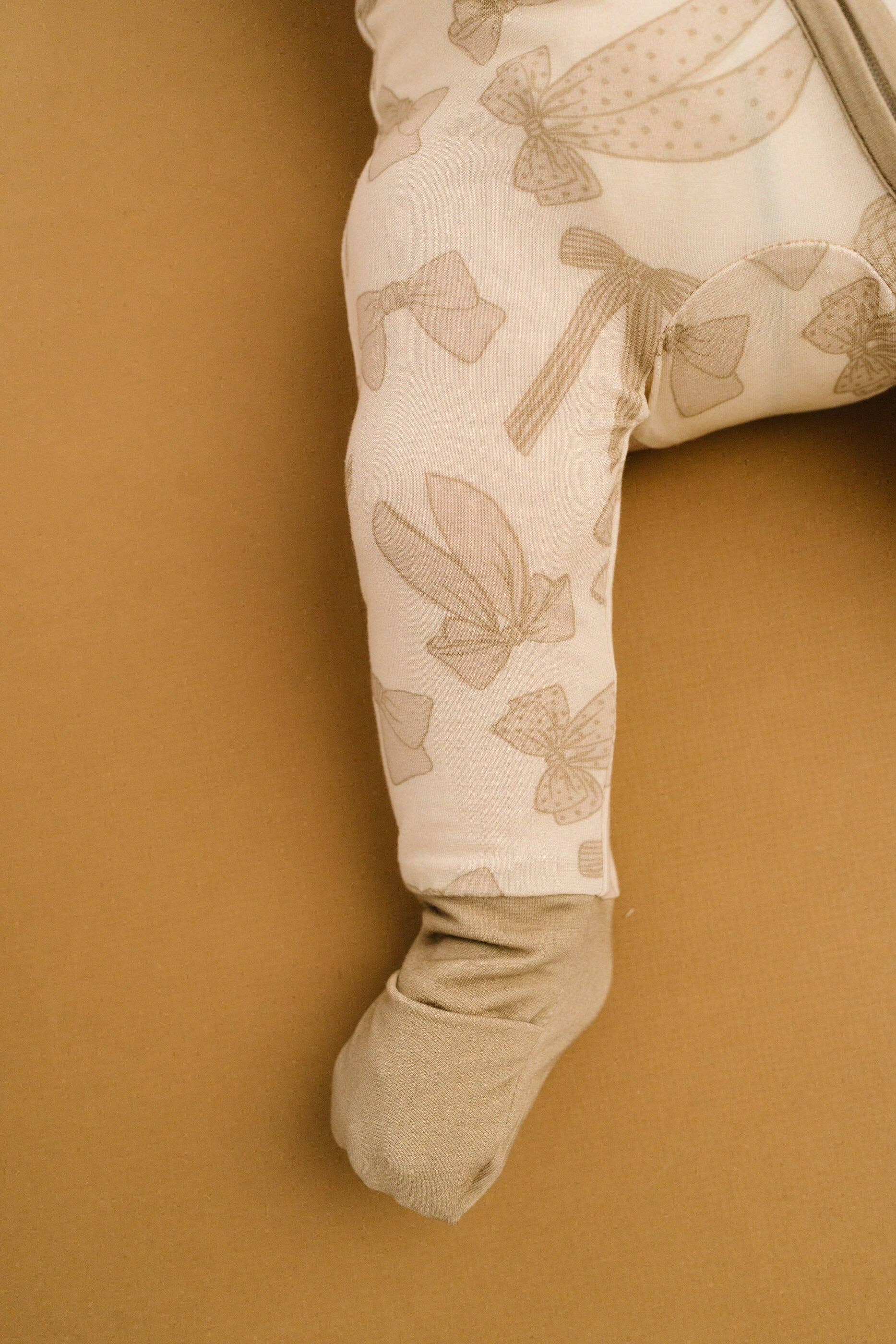 Baby Bamboo sleeper - Neutral Bows