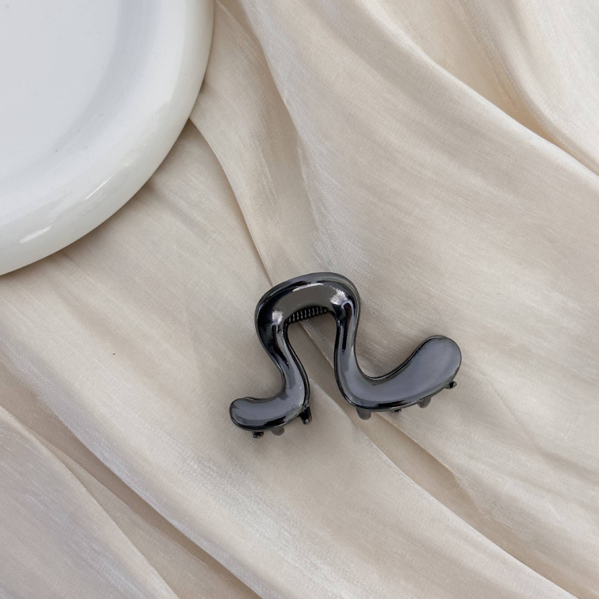 Metallic Irregular Wave Hair Clip