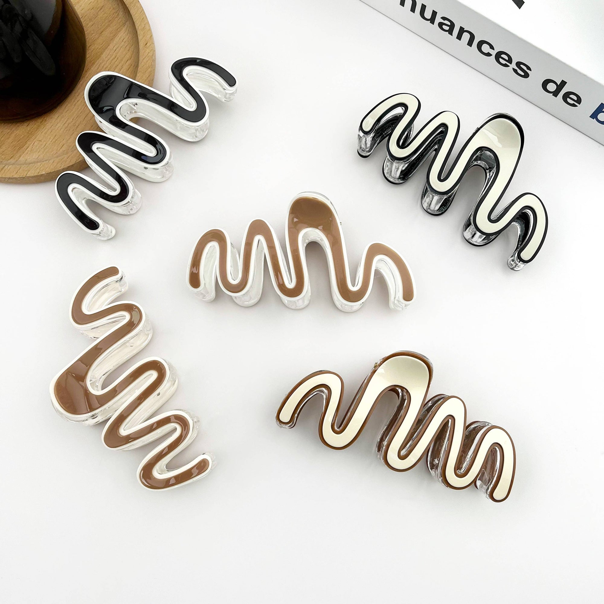 Large Wave Claw Clip