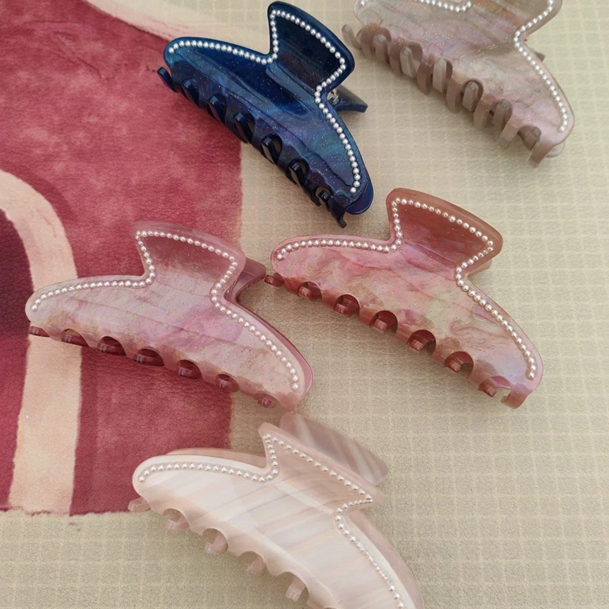 Pearl-Edged Marble Claw Clip