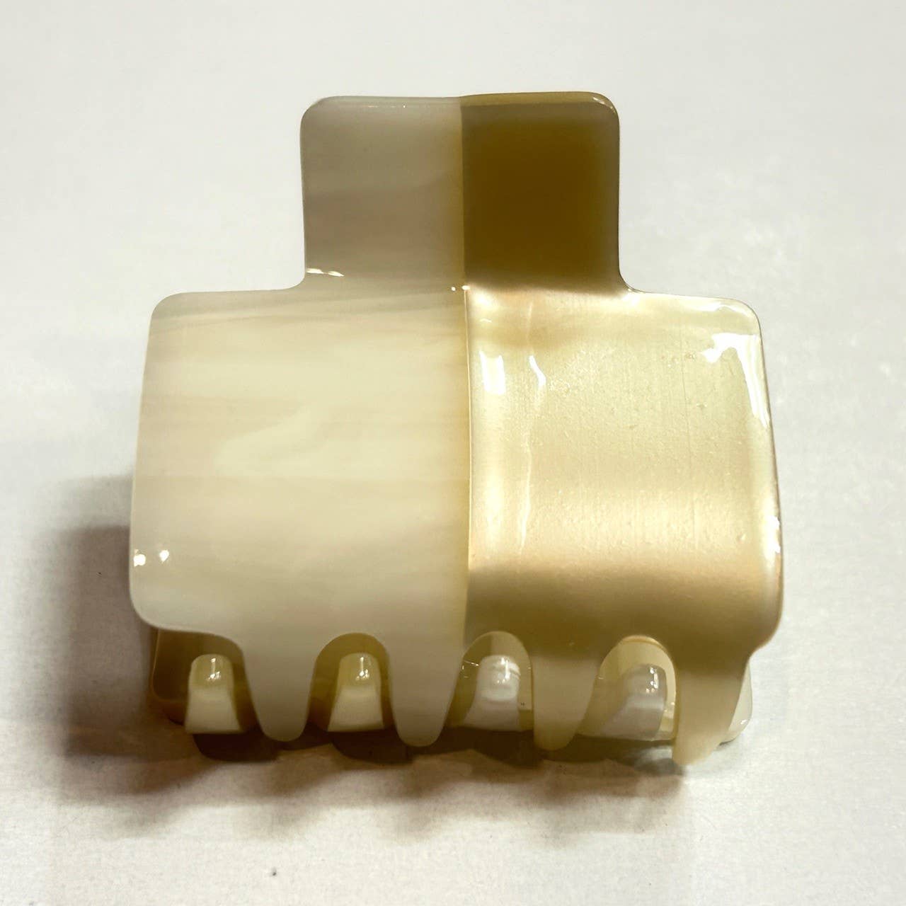 Medium Two-Tone Square Jaws