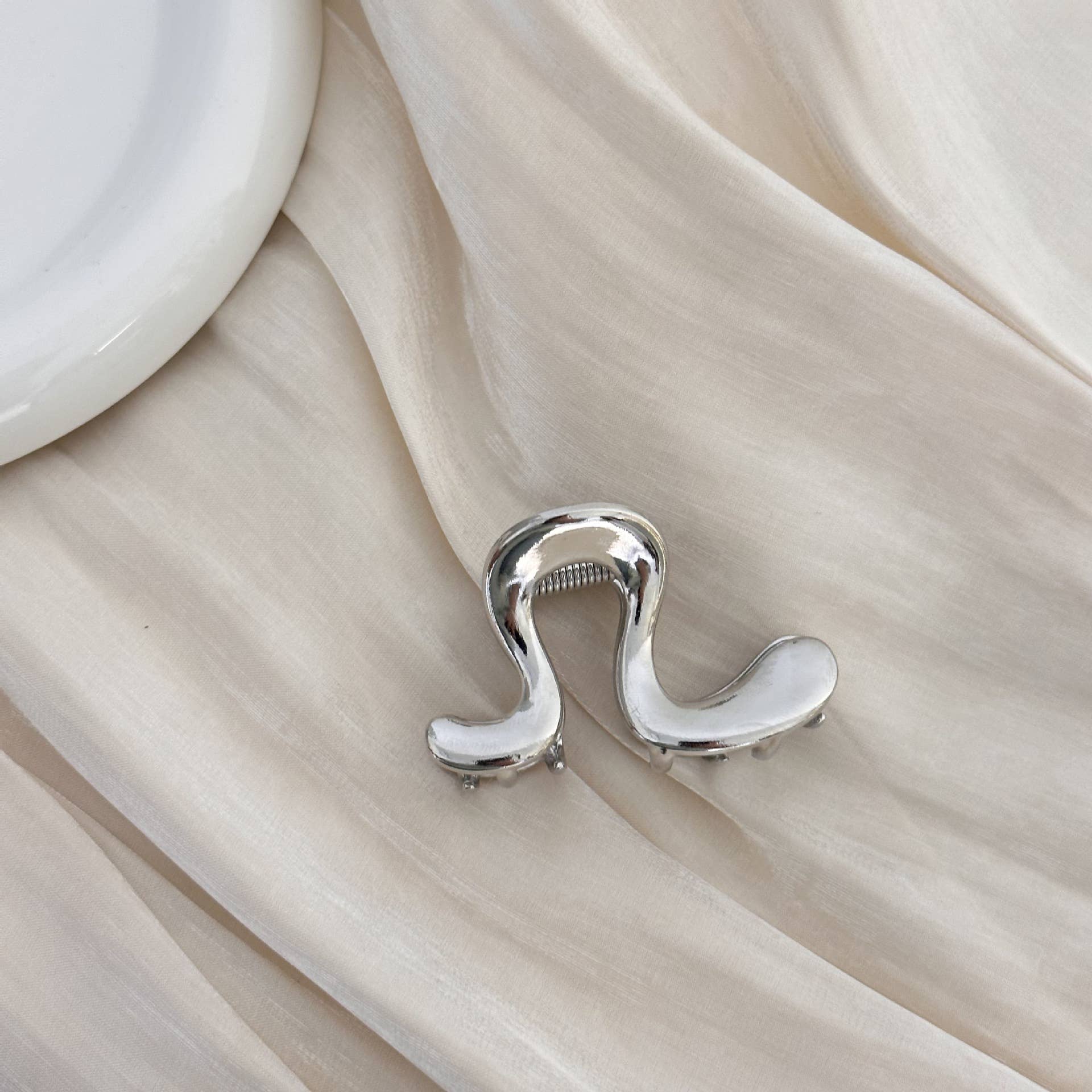 Metallic Irregular Wave Hair Clip