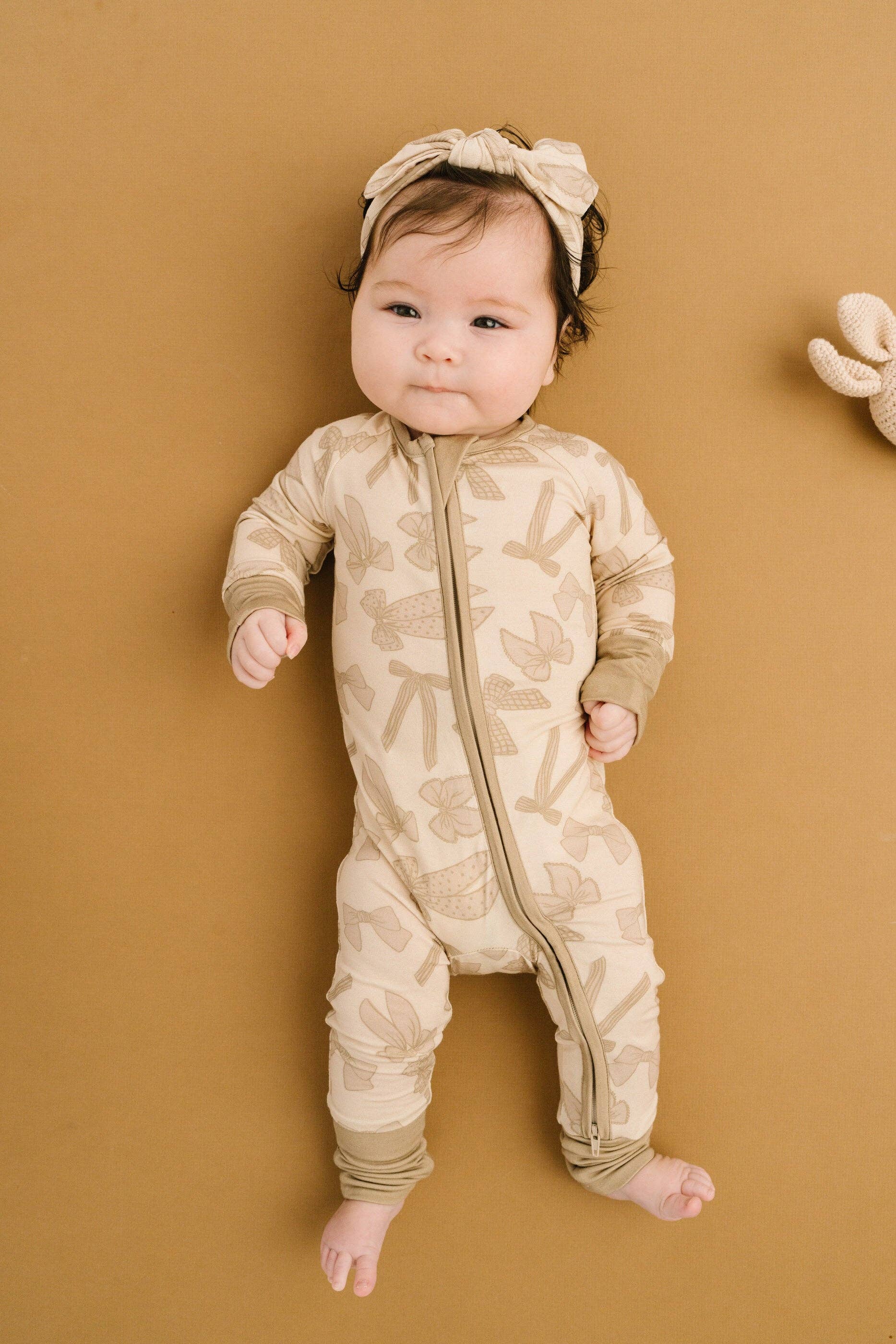 Baby Bamboo sleeper - Neutral Bows