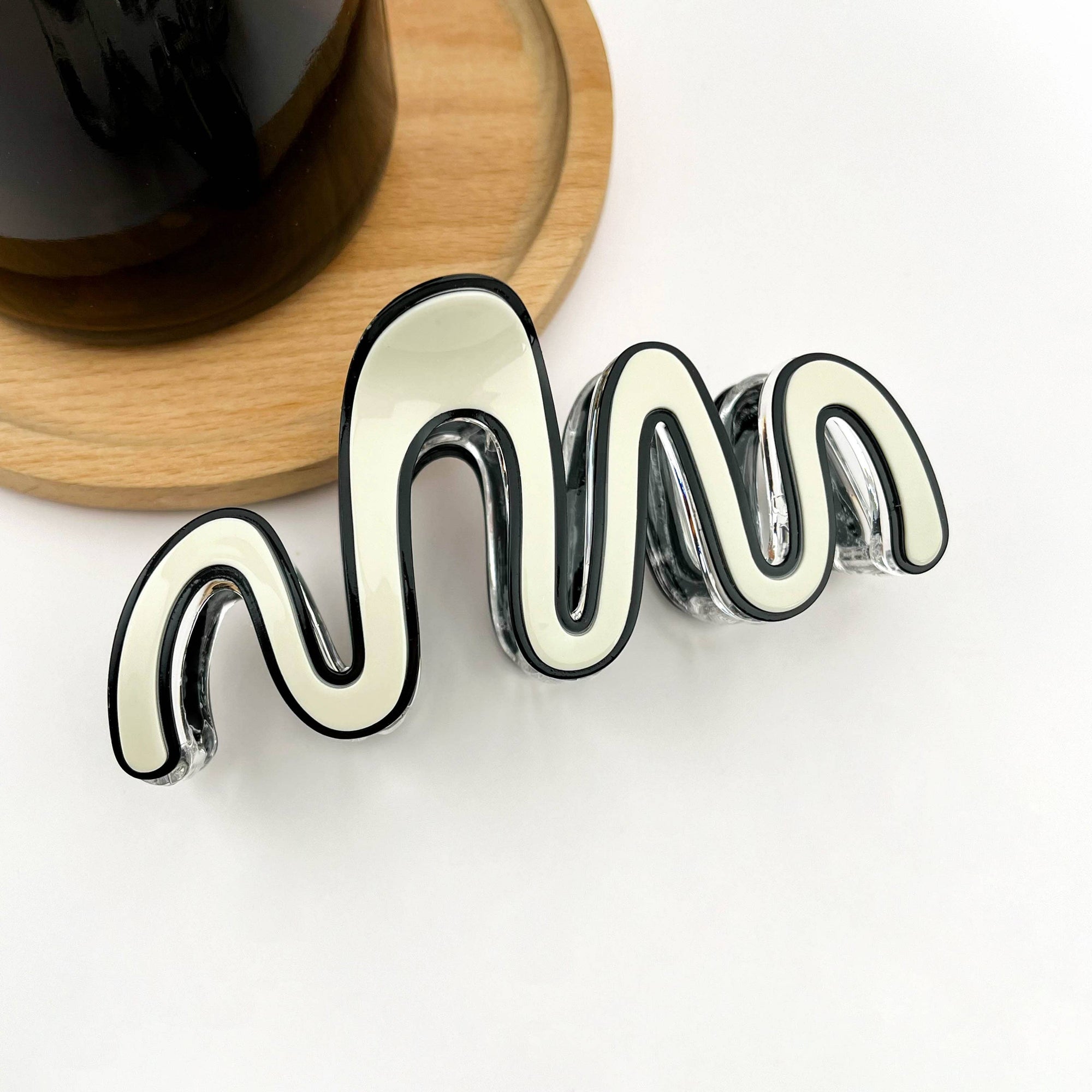 Large Wave Claw Clip