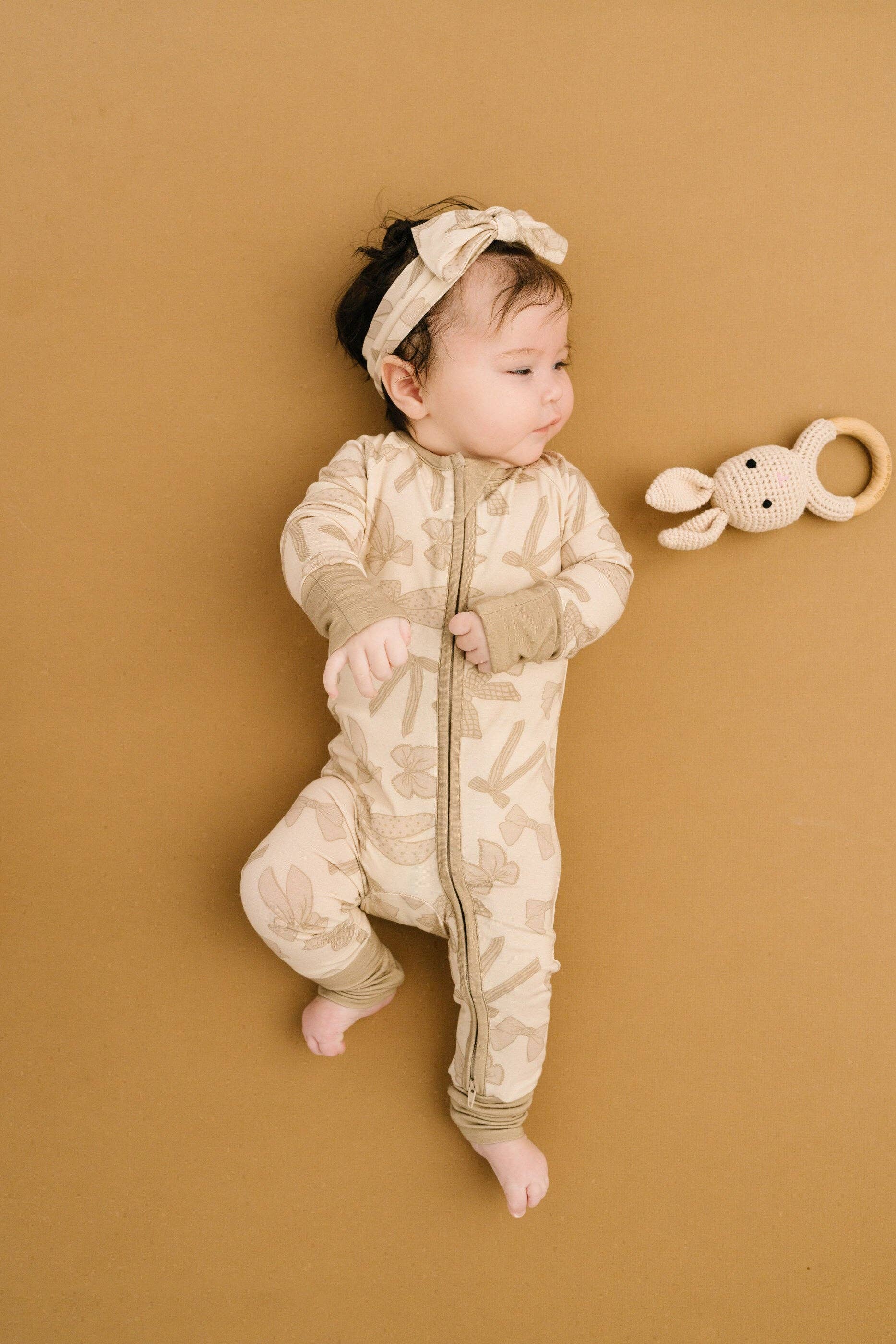 Baby Bamboo sleeper - Neutral Bows
